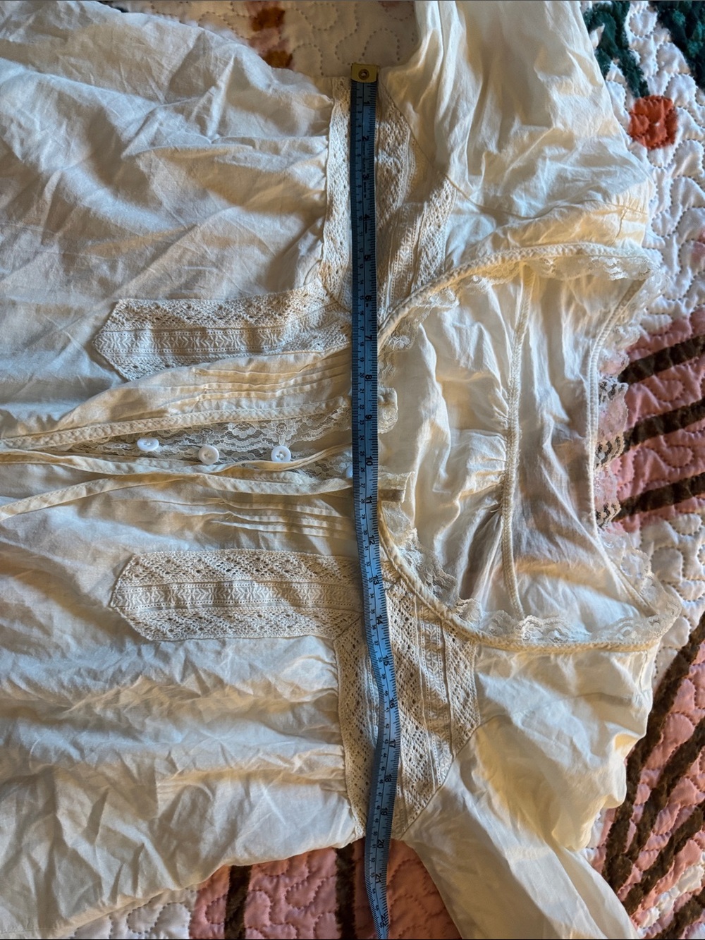 Sweet Bohemian cotton gauze and lace top - Picture 4 of 5